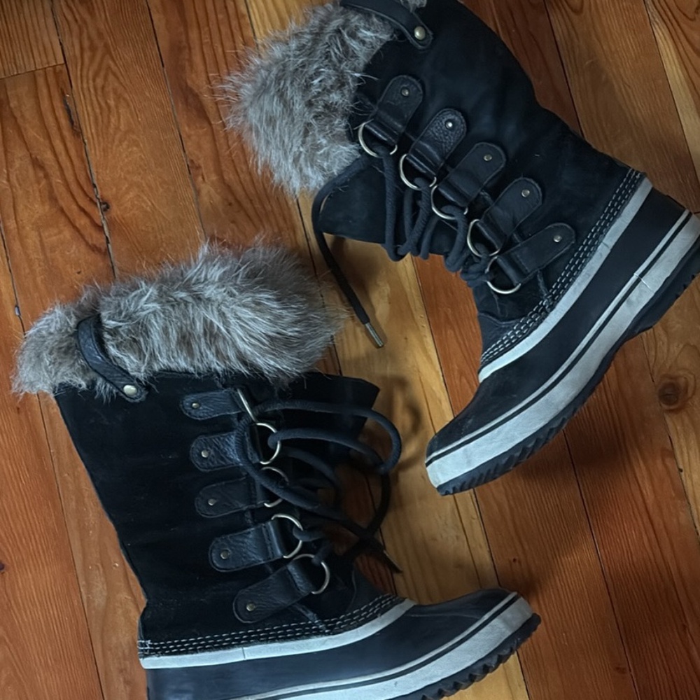 Sorel Black Winter Fur-Trim Lace-Up Rain Boots